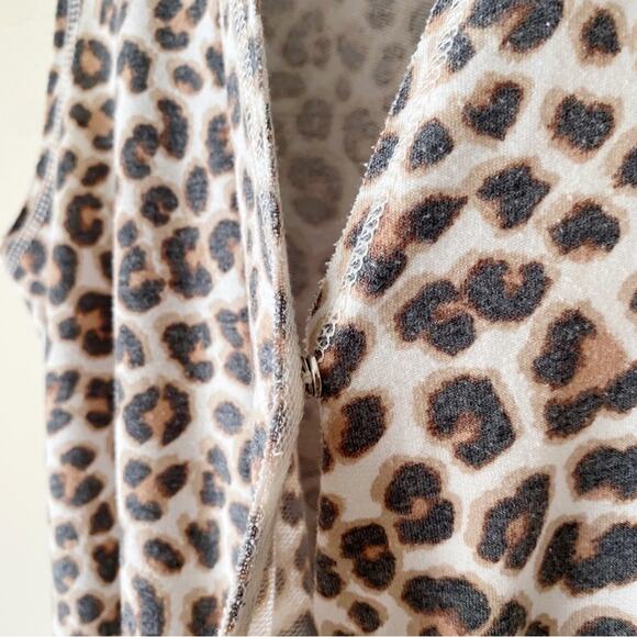 Gilli | Leopard Print Jumpsuit Elastic Waist Pockets V-neck Brown Tan Medium - Picture 4 of 8